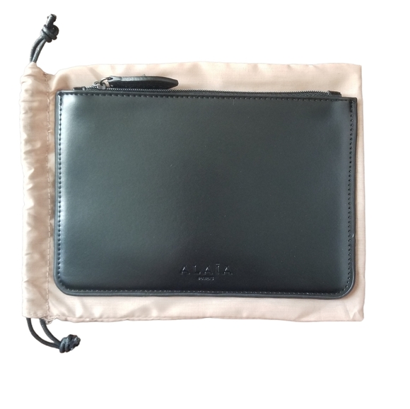 Alaia Handbags - NWOT Alaia Paris Black & Cream/Tan Zipper Clutch Pouch with Dust Bag , Women's